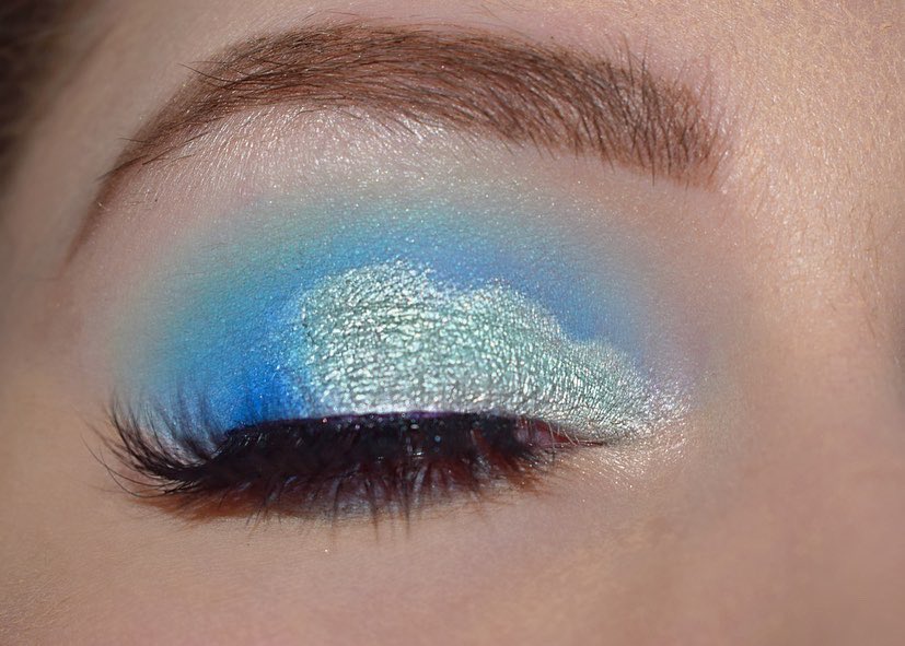 #cloudmakeup #mua #mue #makeup #makeupart #makeupartist #newmua #upcomingmua #underratedmua #undiscoveredmua #aspiringmua #eyeshadow #eyemakeup #eyelook #makeupaddict #makeupideas #makeupoftheday #motd #beauty #BeautyBlogger #BeautyOfTheDay #bright #blue #blueeyeshadow