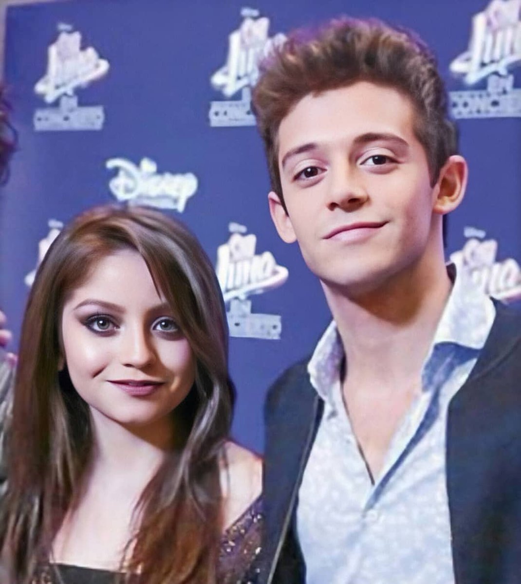 Karolsevillatw's tweet photo. Hoy se Cumplen Cuatro años Soy Luna💕💕💕
Hace cuatro años de Lutteo❤
Hace cuatro años de Amor💣
Hace Cuatro años de Ruggarol😍
#soyluna #soyluna2 #soyluna3
#luna #lunavalente #solbenson
#matteo #matteobalsano #lutteo #ruggarol #karolsevilla #ruggero @karolsevilla @_ruggero https://t.co/sou2bxQR10