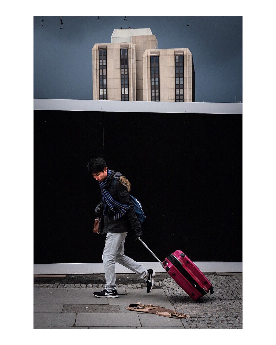 Escaping the city!
.
#streetphotography #street #fujifilm_xseries #xt3 #repostmyfujifilm