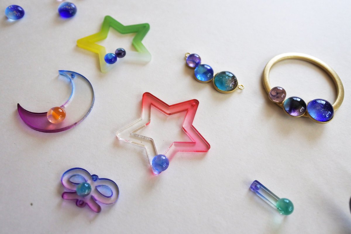 yuia800's tweet photo. ワークショップでつくれるカボションアクセサリーパーツをパチリ https://t.co/mpbCl8KJYF