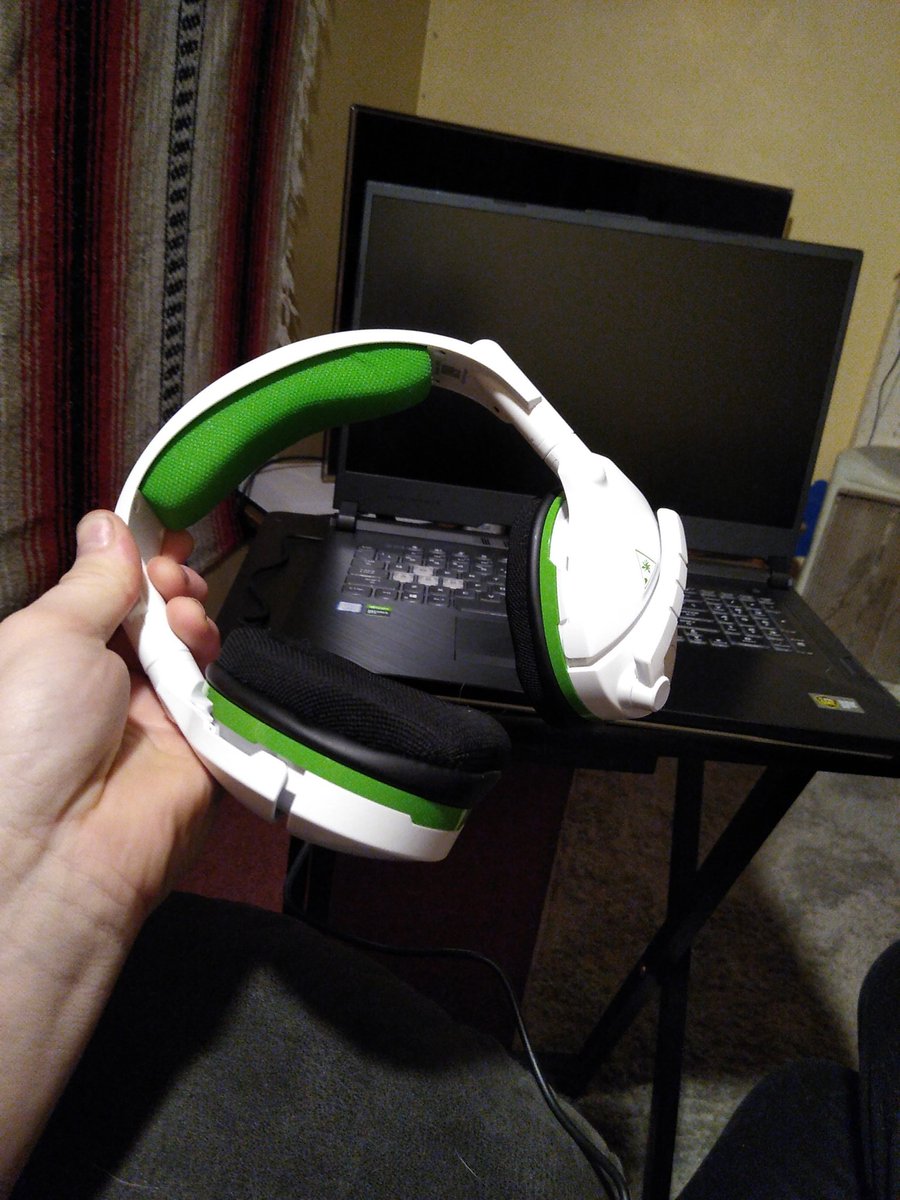 mewaysid's tweet image. @Microsoft @TurtleBeach #1 why not put a 3mm port on these headphones (600 stealth)? #2why don't you support pc usage via USB if it's the only port available? I know that instead of you putting a 11cent 3mm and USB driver you got me to purchase a $23 wifi adapter. Not impressive.