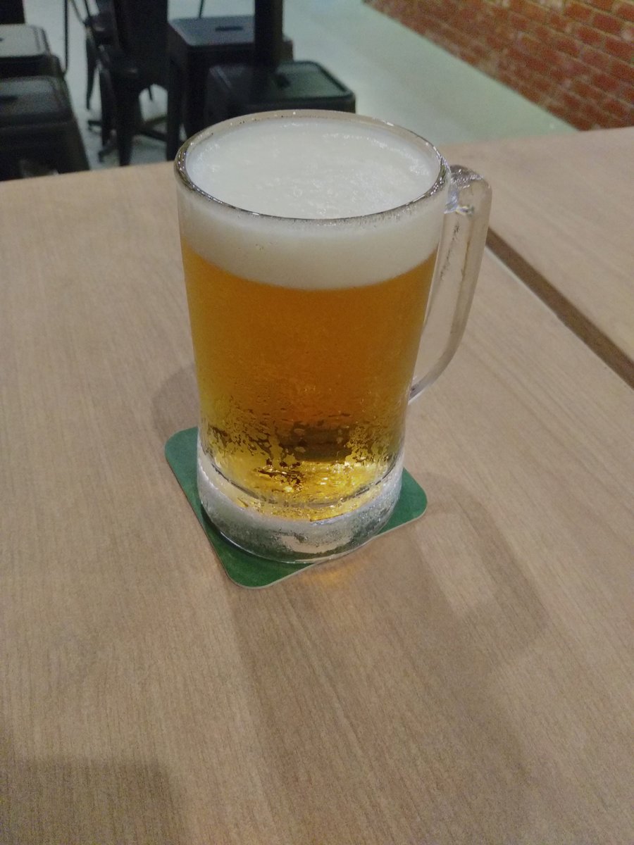 yccheok's tweet image. crossing 1 million downloads? not bad. 👍

celebrate with mojito and a mug of beer? why not? 🙂

#wenote