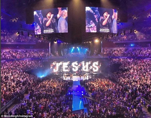 MsWho_11's tweet image. Is this social distancing? I think not...Just remember who was amongst these idiots! #ScottyFromHillsong #HillsongCult #COVID19Aus #coronavirusaus