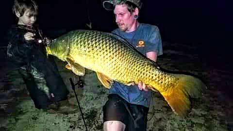 ThemMain's tweet photo. Here's a look back on the beginning of last years best catch todate, member Timothy with his PB common carp to date! Landed this 43 inch common with a trout rod with 6 pound test, after an hour and 15 min fight! https://t.co/KP4r1gdbaX