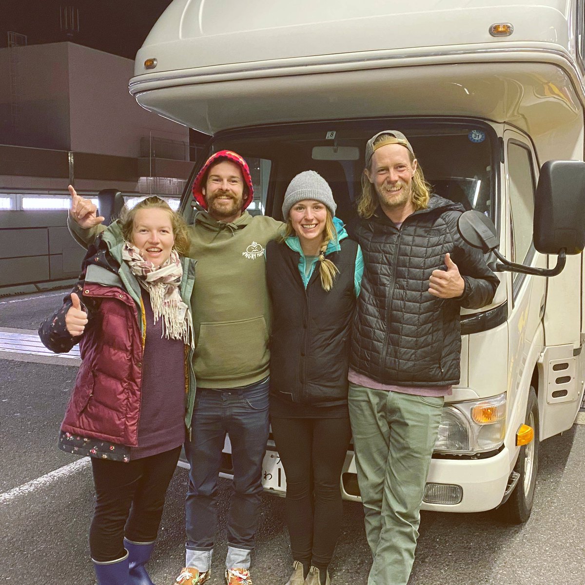 CAMPINCAR's tweet photo. ニュージーランドからのお客様。

なんと、新潟から青森まで、
二週間に渡り、
スキースノボ三昧！

友達とも途中合流したり、
ニュージーランドでは
とにかくキャンピングカー
は当たり前のようですね。

【CAMP IN CAR】
https://t.co/IKvfZIapDu

【CAMP IN CAR】<English>
https://t.co/m8chvP8Fj3 https://t.co/Ou7dGeTF1s