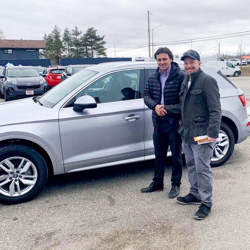BlueMtnChrysler's tweet photo. Evan’s weekend just got a little better!  What a great looking vehicle. Thanks for your business! Delivering his vehicle is Sales Professional Ben Sly.  #collingwood #wasagabeach #happycustomer #thankyou https://t.co/xsqlrVG7L2