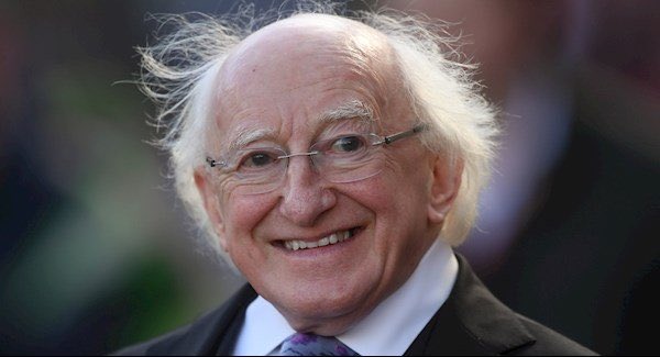 joesaundxrs's tweet photo. michael d                             michael d 
when you drink                   when you 
cans at home                      go to the pub https://t.co/QQFJNMLh4n