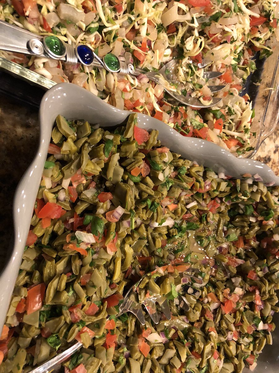 DrEddiesClass's tweet photo. Ayyyeee #blessed #nopales #asada #dePollo https://t.co/uCpr65l3OR