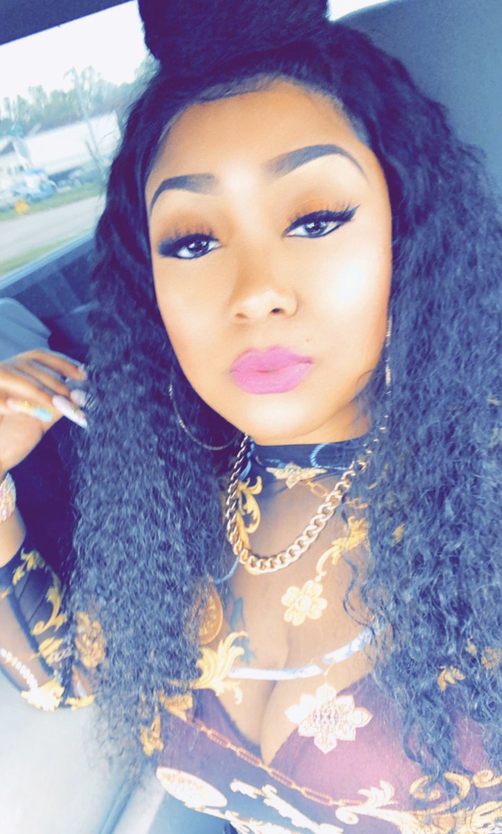 DiamondGirlz20's tweet photo. Boss Lady of DiamondGirlzBoutique #Follow #Fashion #HotGirl #SummerGlow @DiamondGirlz20 https://t.co/zSpHt0YNWL
