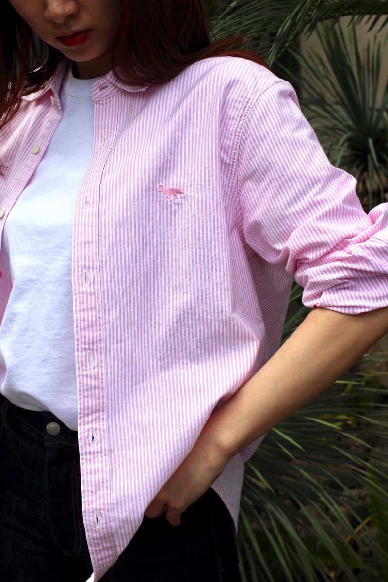Maison Kitsune Japan 日本限定の Oxford Washed Casual Shirt 大きめの サイズ感で Tシャツの上から羽織ってカジュアルに着こなせる一枚 4色展開でサイズはxxsからxlまでございます あなたにぴったりな一枚を見つけてください Kmh Pink
