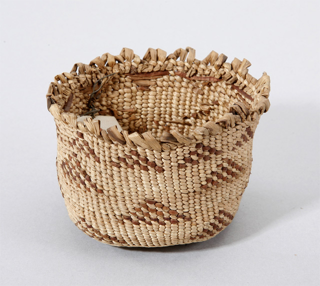I think partly why I'm drawn to little baskets like this Klamath one is that you can only store something whimsical in it. like it's hard to tell from the photo, but this basket is the perfect size for presenting someone with a single mandarin orange. just imagine an orange in it