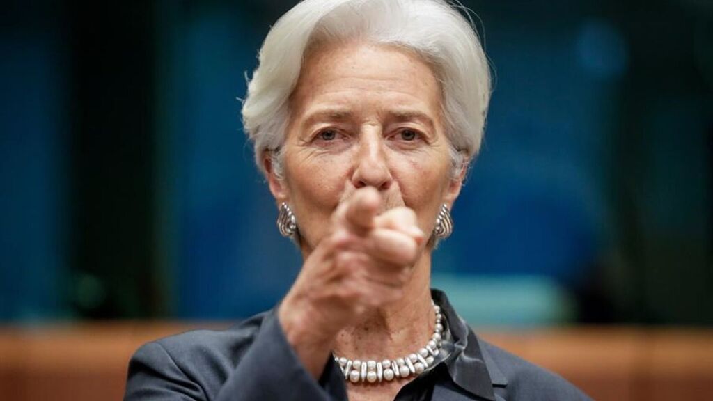 Foff28356374's tweet photo. Placing a Central Bank outside the perimeter of #Democracy, 
doesn't just give few bankers the right to enslave us with #Debt,
but also Central Banks the power to move #Wars"

#ClimateJustice #WorldPeace
#ClimateRebels 
 #shutdowncanada 
#ShutDownGermany 
#PeopleOverProfit https://t.co/6TMoqSnKWV