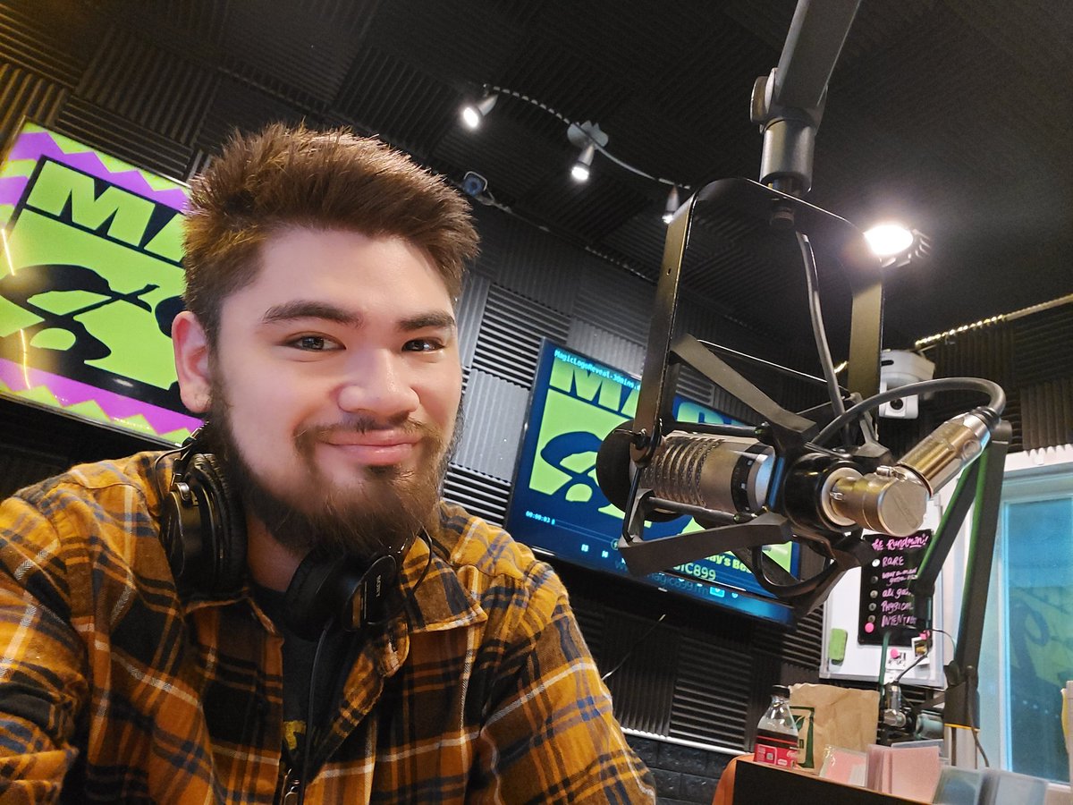 migs_santi's tweet photo. Handling a Sunday show for the first time in a while! #SuperHitWeekend running at full steam til 12nn on @Magic899 😆 https://t.co/e00Hftip6h