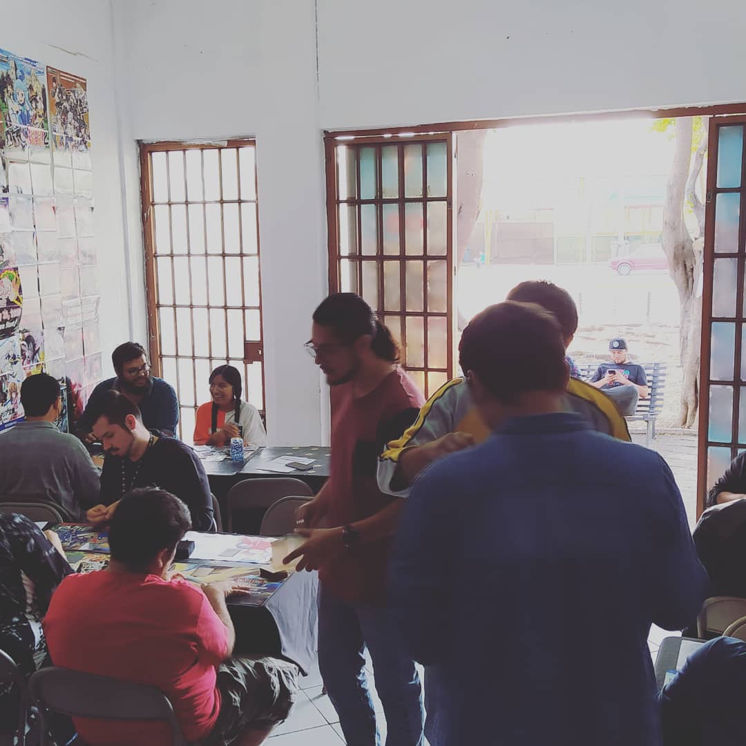 JechtStore's tweet photo. Fantástico día de Shop Challenge Vanguard Standard
🔥🌟
•ᴗ•
#LaCartiteria #tcg #Guadalajara #Bushiroad #vanguard #SpringFest2020 #shopchallenge https://t.co/m2Vpc0d47M