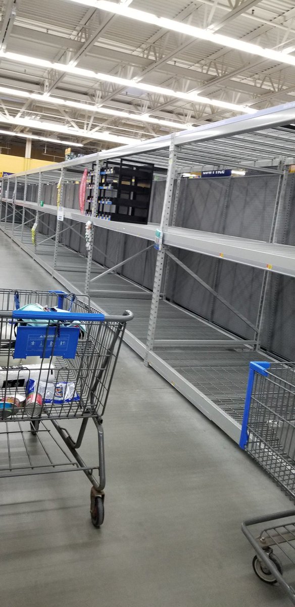 DeanneS02's tweet photo. So I ran to Walmart real quick to get a few things n as I rounded the corner to where I THOUGHT I was going to get some Kleenex n toilet paper n all I found was EMPTY SHELVES!
#areyoukiddingme
#leavesomeforothers
#seriouslywtf https://t.co/gFa71wVYMo