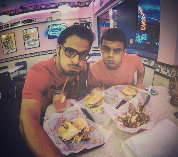 CheeburgerBrand's tweet photo. We hope you've made a second trip? Thanks for choosing #Cheeburger while your in the states!
Repost @obayda1990 While in Delaware, USA. Me with my friend Yousef.
.
.
.
.
.
.
#Delaware #udglobal #mepi2014 #gopro #cheeburger https://t.co/Nu8yCzpsru