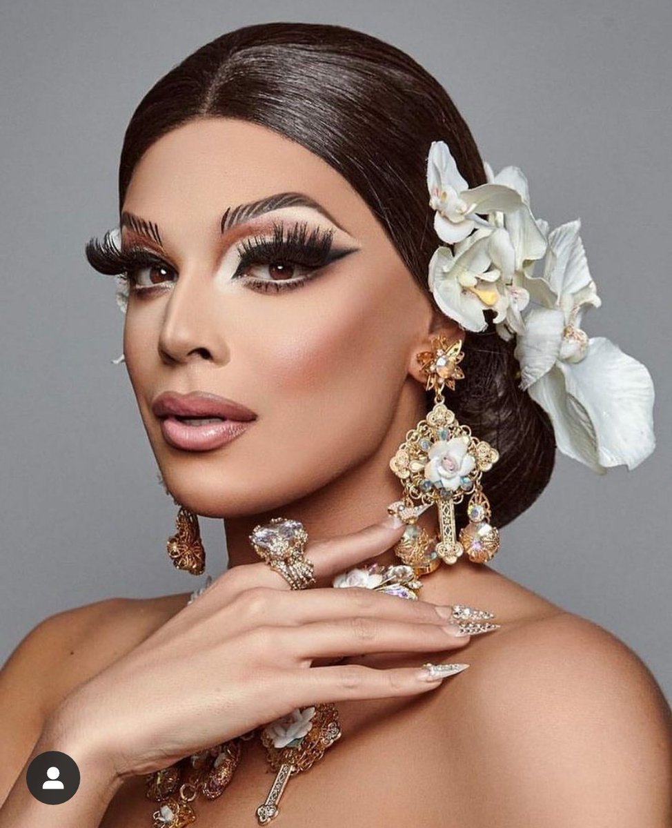 Costebitch8's tweet photo. No sé sí soy translesbica jajaja hetero jaja, bisexual jajaja 
Pero @AllOfValentina me confunde!

😍😍😍😍😍 https://t.co/oH7GdripJT