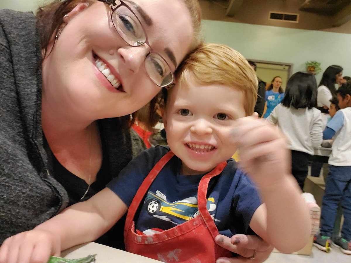 sabrinacayne's tweet photo. I have Lupus Nephritis, an auto immune disease. I was in near kidney failure at one time and had 6 months of chemotherapy. This is not just about young and healthy. I live with elderly parents and a 3 year old little boy. #StayHome #StayAtHome #HighRiskCovid19 #MyLifeCounts https://t.co/pUzvsDAl7z