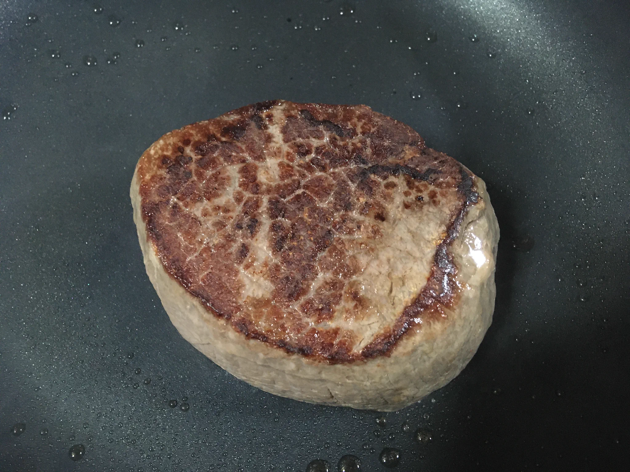 家でも最高級の味を堪能できる？「ローストビーフ」の作り方！