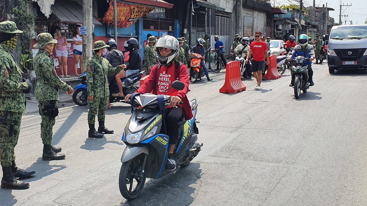 VicoSotto's tweet image. Now inspecting our checkpoints. May mga kailangan lang ayusin sa protocol para pareho tayo sa katabing Rizal LGUs at PNP.

All rules regarding quarantine can be summarized in 2 sentences:

If you have a valid reason, you can travel. BUT IF YOU CAN STAY HOME, 𝙎𝙏𝘼𝙔 𝙃𝙊𝙈𝙀.