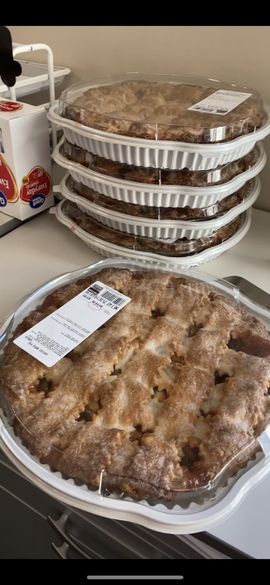 And of course,  can’t forget to give credit to my co-teacher, who helped me plan these educational activities, in honor of PI day. Cutie PI’s 🥧💕<a href="/Xmbustamante/">Xiomara Bustamante</a> #MortonPride #OrgulloMorton