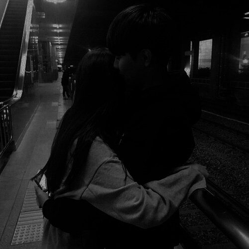 hellddict's tweet photo. Um mês ɑo seu lɑdo.
Um mês de vάrios que virα̃o.
Um mês que eu sou o homem mɑis feliz do universo.
Eu te ɑmo hoje e sempre, Dɑphne Portmɑn. ♡ https://t.co/xZvSmktqzX