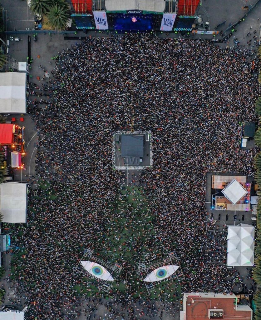 Radiohen's tweet image. Yo sí veo una clara distancia de mínimo un metro entre cada uno