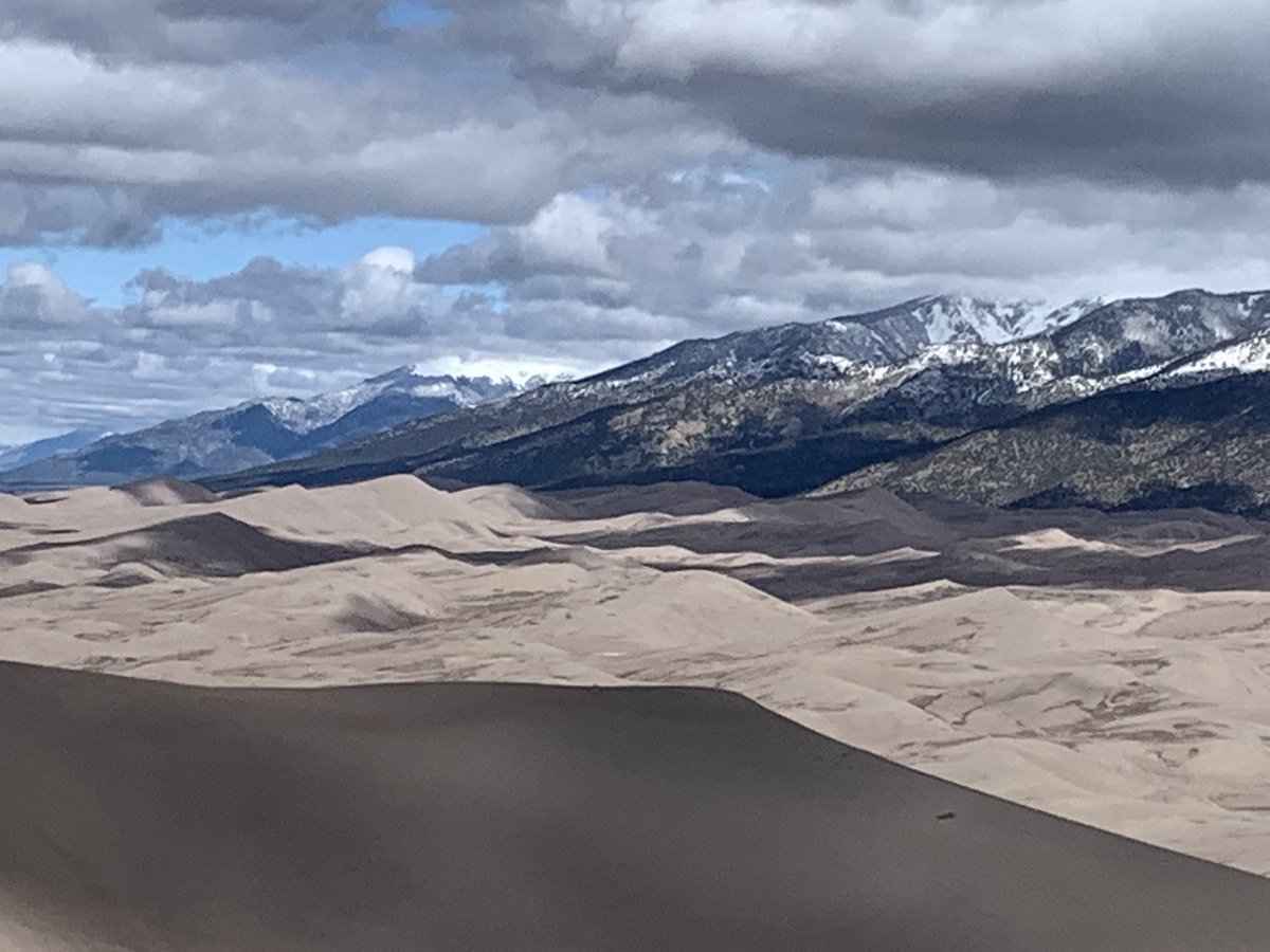 Matthew27185575's tweet photo. Great day! Climbed to top of great sand dunes NP tallest dunes in North America. Beautiful views on top! Amazing adventurous!!🚗🛣🕶⛰🏔🗻🌞🌬 https://t.co/rCPuF3DhdV