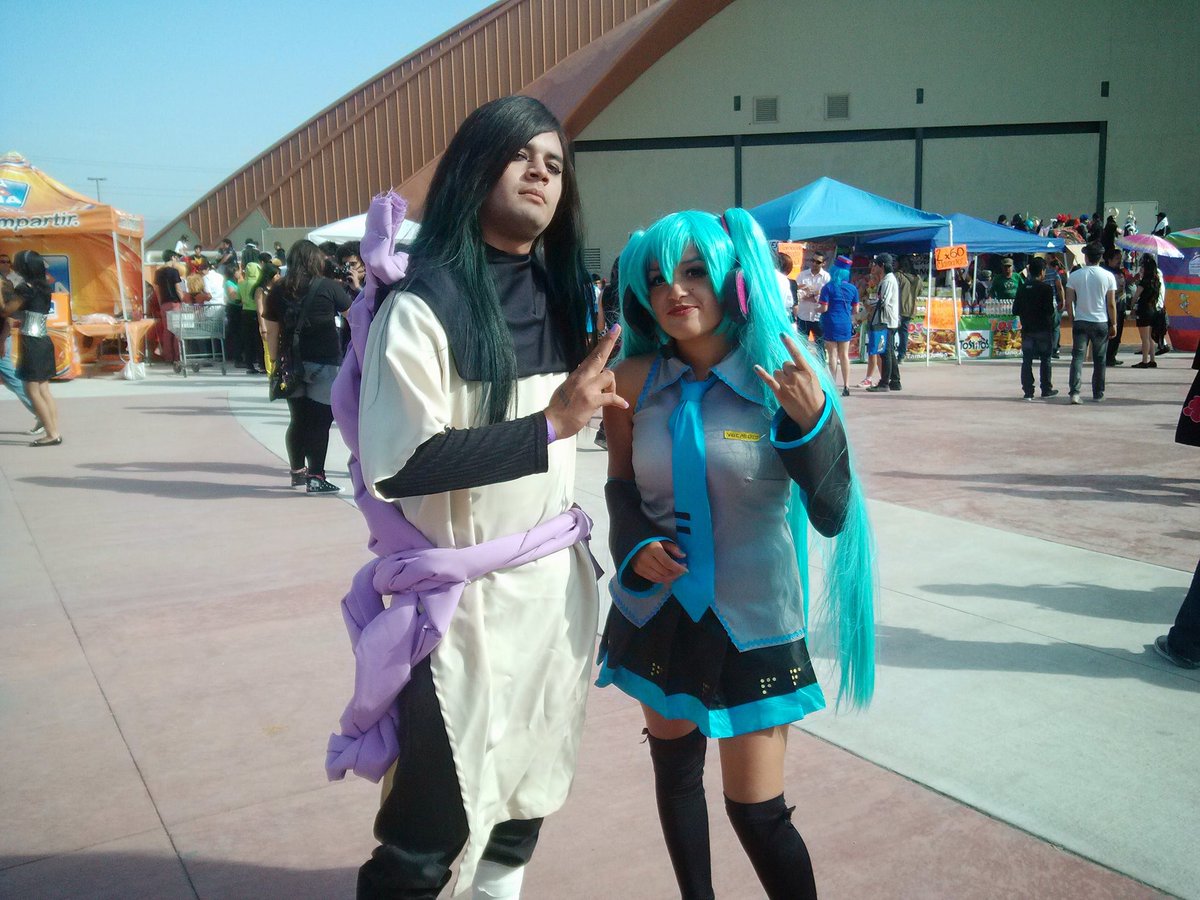 YESSI_BATHORY_'s tweet photo. Foto de muchos años ya pero muchos  #horochimaru #HatsuneMiku #cosplay https://t.co/0iHLIxcBpR