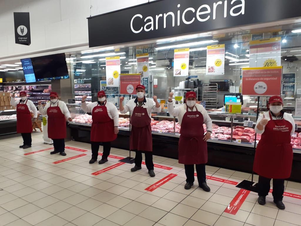 CarrefourES's tweet image. ¡Tu seguridad es la de todos! Por favor, mantén la distancia de seguridad de 1 metro. #JuntosParaAyudarte