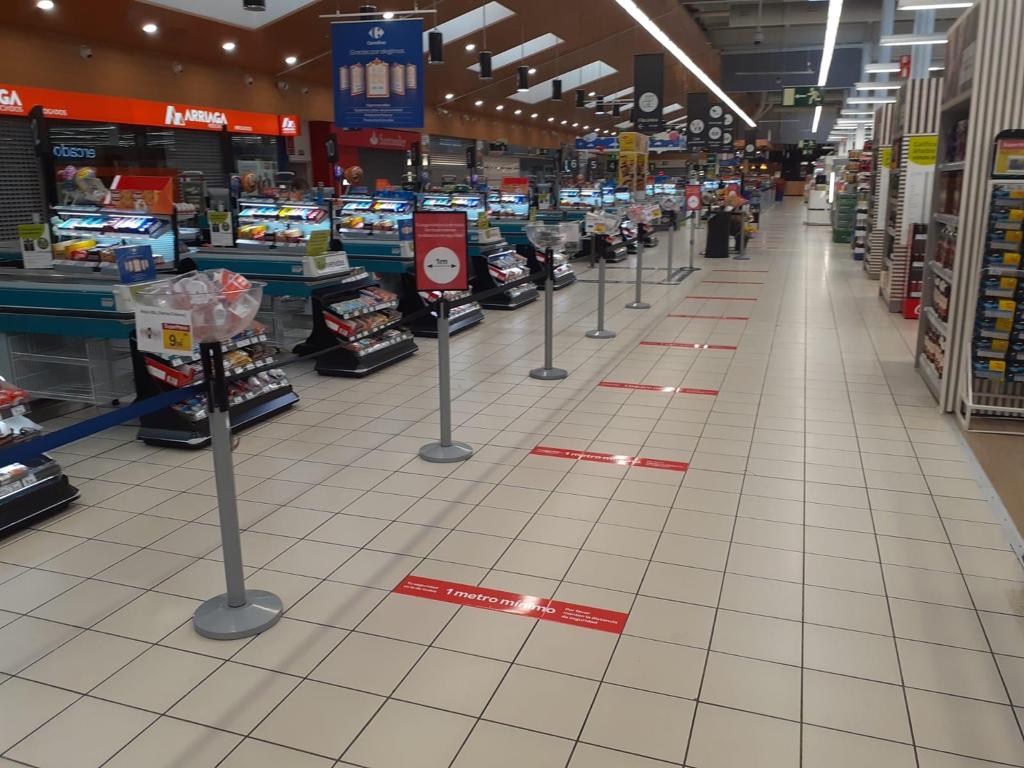 CarrefourES's tweet image. ¡Tu seguridad es la de todos! Por favor, mantén la distancia de seguridad de 1 metro. #JuntosParaAyudarte