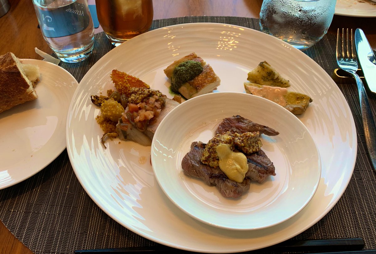 BlackenTalbo's tweet photo. ビュッフェ🍴
40階からの展望🙆‍♂️
晴れて良かった〜☀️

#コンラッド大阪
#CONRAD
#CONRADOSAKA
#アトモスダイニング
#ビュッフェ
#白身魚ムニエル
#ツナのカルパッチョ
#素揚げおいも
#白ごはんがびっくりくる位美味しい
#ミネストローネ
#素敵なサプライズ
#いいホワイトデー
#また行きます https://t.co/a9wsJPYE1R