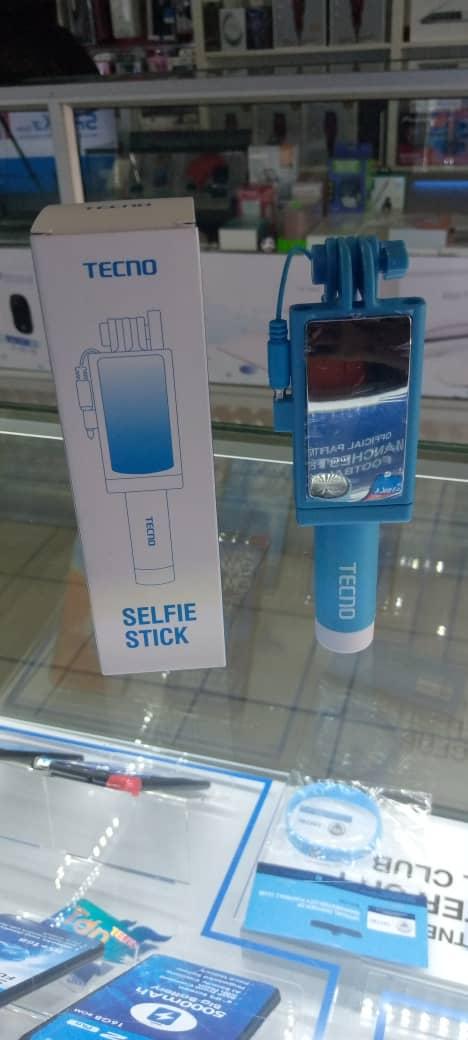 Buy just one @tecnomobile Spark 4 from our Harare main Branch and get a free branded tecno selfie stick.

@TrysonChimbetu1 @Nthebe_Lebo @fr_chiri @Tarie2604

#BuyFromGoldTech