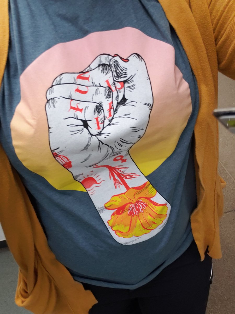 netsports22's tweet photo. Ok, can we talk about 1. How freaking amazing this shirt is and 2. How freaking SOFT this shirt is!!! I have a new go-to favorite ππβοΈβοΈβοΈ #InternationalWomensMonth #EvenTheTagIsSoft #CompletelyInLove #ThankYou @TheRTStore @ElyseWillems @IAmLindsayJones @bdunkelman @FionaNova https://t.co/L2D4NUNWGH