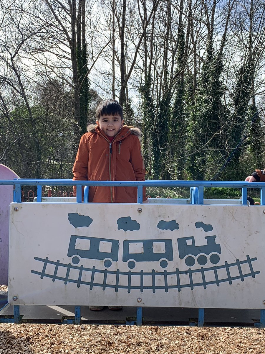 PentrerGraig's tweet photo. We had so much fun at the park! What a way to end a busy week where we have been learning about forces- push/pull #pgprockets #pgpoutdoorlearning #pgpscience https://t.co/IKsJEfqh6c
