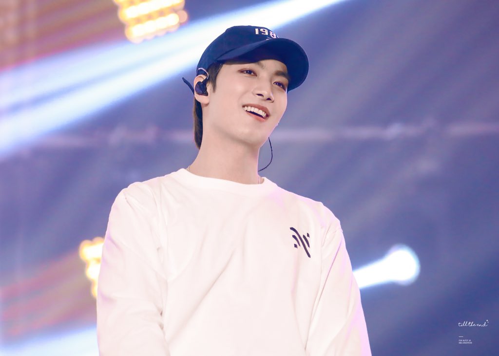 tilltheend_JR's tweet photo. 💙💙💙💙💙
#뉴이스트 #NUEST #JR #김종현 
#뉴이스트에게_스며든_여덟번째_봄
#NUEST_8th_SHOWTIME https://t.co/0Q1KLQlXgl