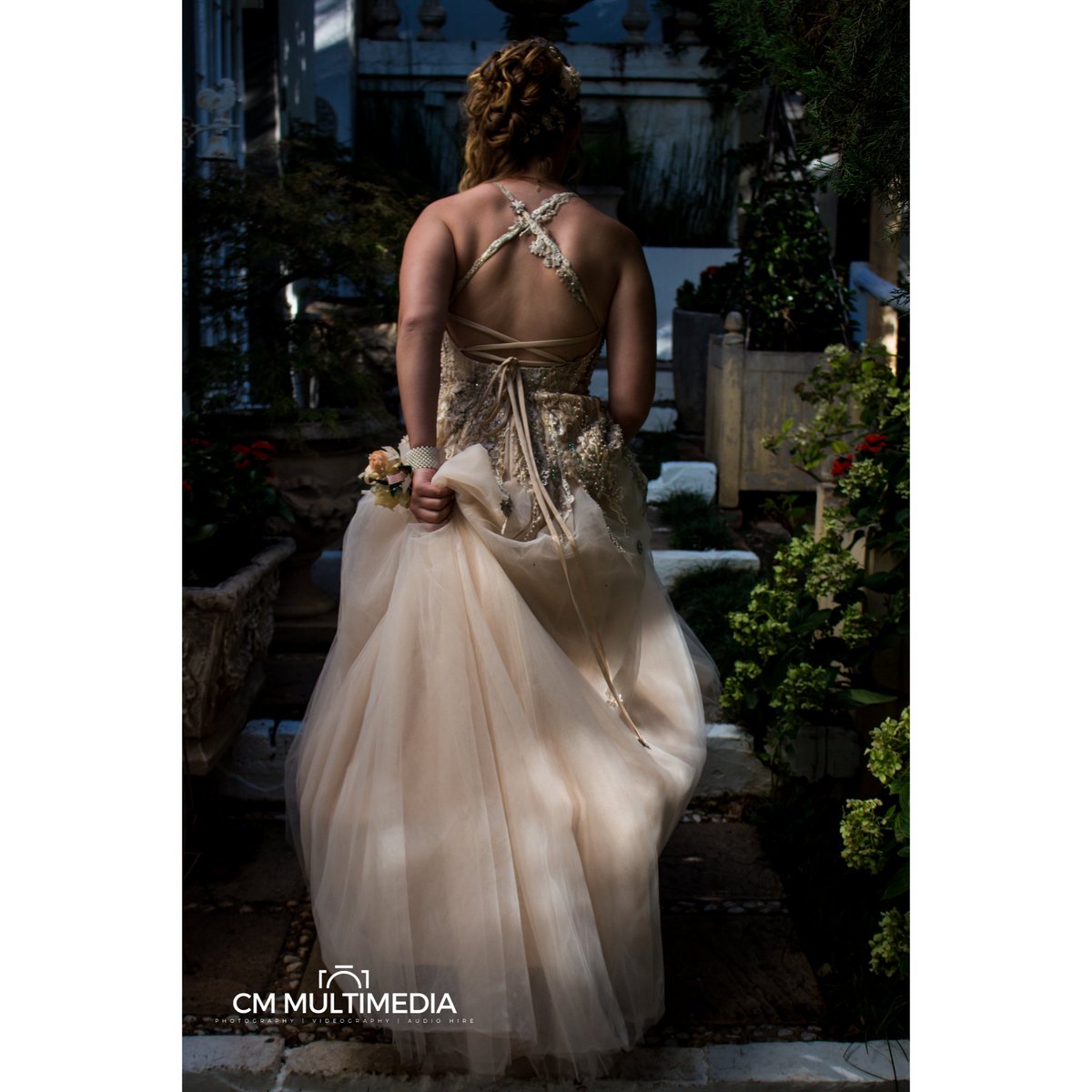 CM_Multimedia_'s tweet image. Elegance. 📜

#matric #mdshoot #farewell #prom #natural #naturallighting #beauty #model #photographer #photoshoot #canon #dresses