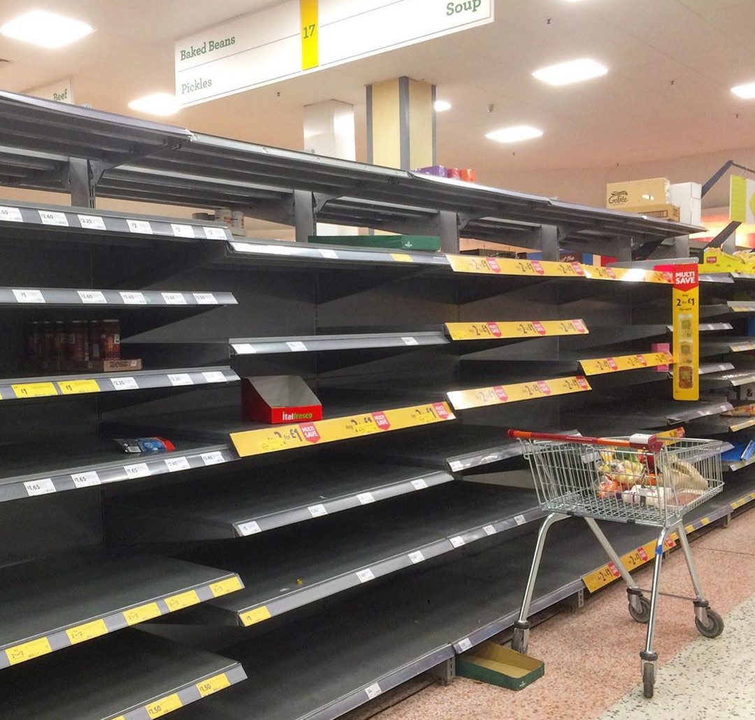 Tengo buenas noticias que os puede subir el ánimo un poco en estos momentos tan duros.

En el Reino Unido TAMBIÉN son gilipollas.