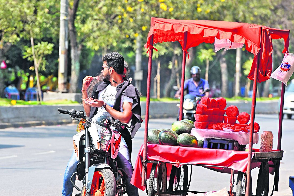HiHyderabad's tweet photo. #Summer ❤️ 🍉

📸: Anand Dharmana 
@TelanganaToday @TSVendors https://t.co/vPsjVRz0S6
