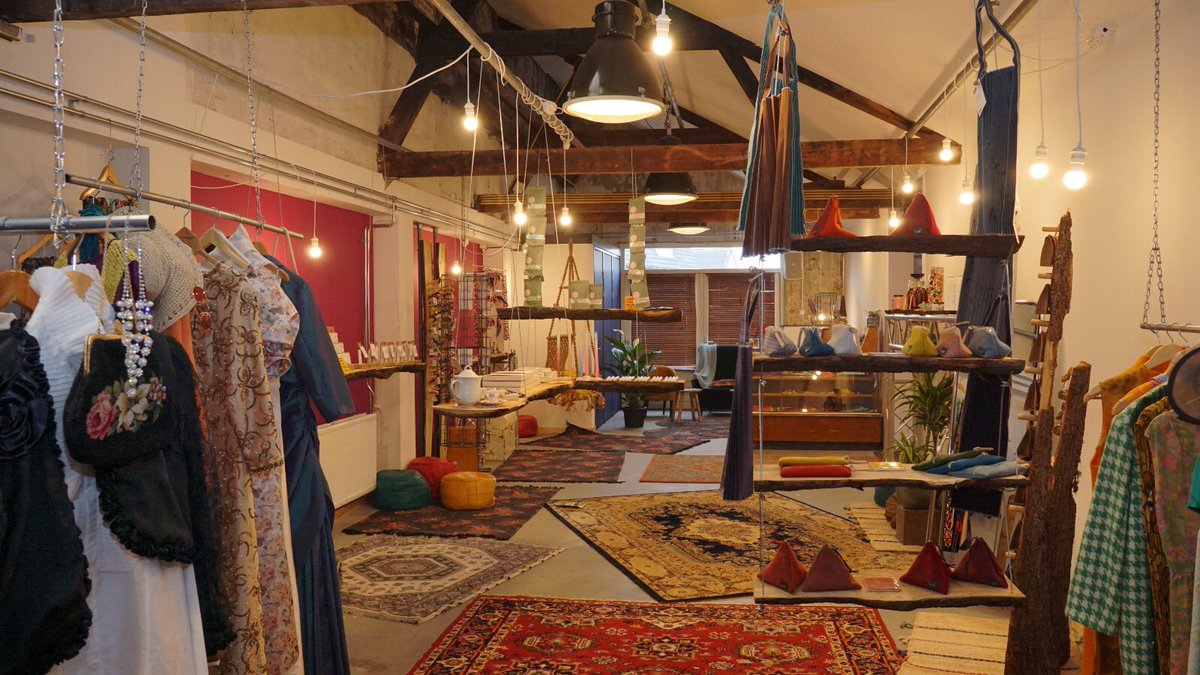 Schappen leeg 😳 ? 
Of geen zin zelf eitjes te bakken 😉? 
Niet getreurd onze kok Kiki heeft nog veel heerlijks gekocht
Wij staan vandaag vanaf 10 -14.00u klaar met lekkere verschillende ontbijtjes 
En in Confetti voor vandaag speciaal 10% feestelijke openings korting. 
 Tot zo?!