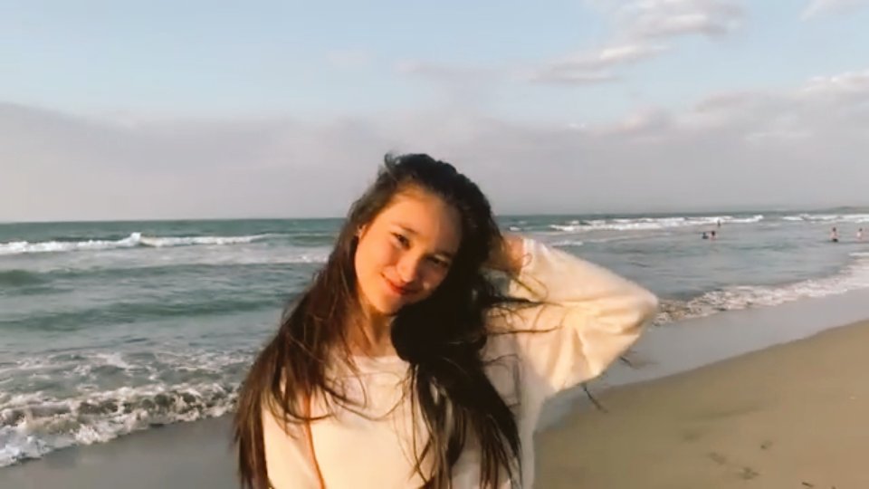 ilysmkare's tweet photo. LET OUR RESPONSE BE: sana all maganda. sana all. 

KARINA YoureAMYzing
#KarinaBautista | @MissKareee https://t.co/JboLvKgLX9