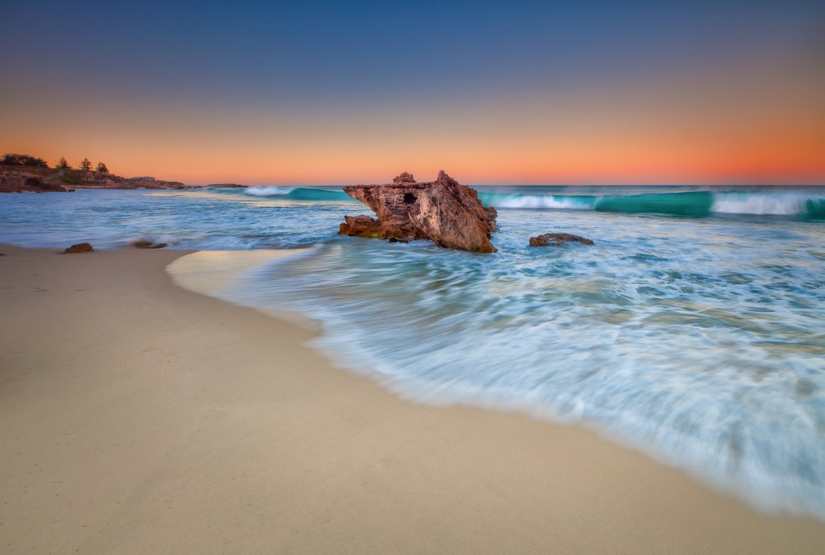 paulmp's tweet photo. Bennion Beach in Perth's northern suburbs at sunrise.
Photographed many years ago when this was my "go to" beach that you would find me at nearly every single afternoon.
#PositiveVibes #PositiveFeed https://t.co/tuznJi7fKp
