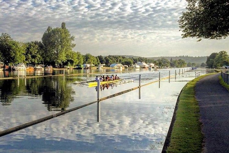 SleepstoHRR's tweet photo. There are 108 sleeps to Henley Royal Regatta 2020. #HenleyRoyalRegatta #HRR20 Iconic shot from @ULBC, as shared on @row2k.. Cutting the glass doesn’t come much better than this.. https://t.co/gokzm83PBU https://t.co/YDOFiDEqwL