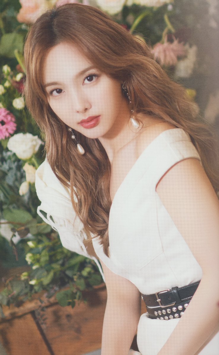 TwiceZzangfan's tweet photo. Dicon magazine 스캔 4p

#트와이스 #TWICE #나연 #NAYEON https://t.co/UwqWeDhDGp