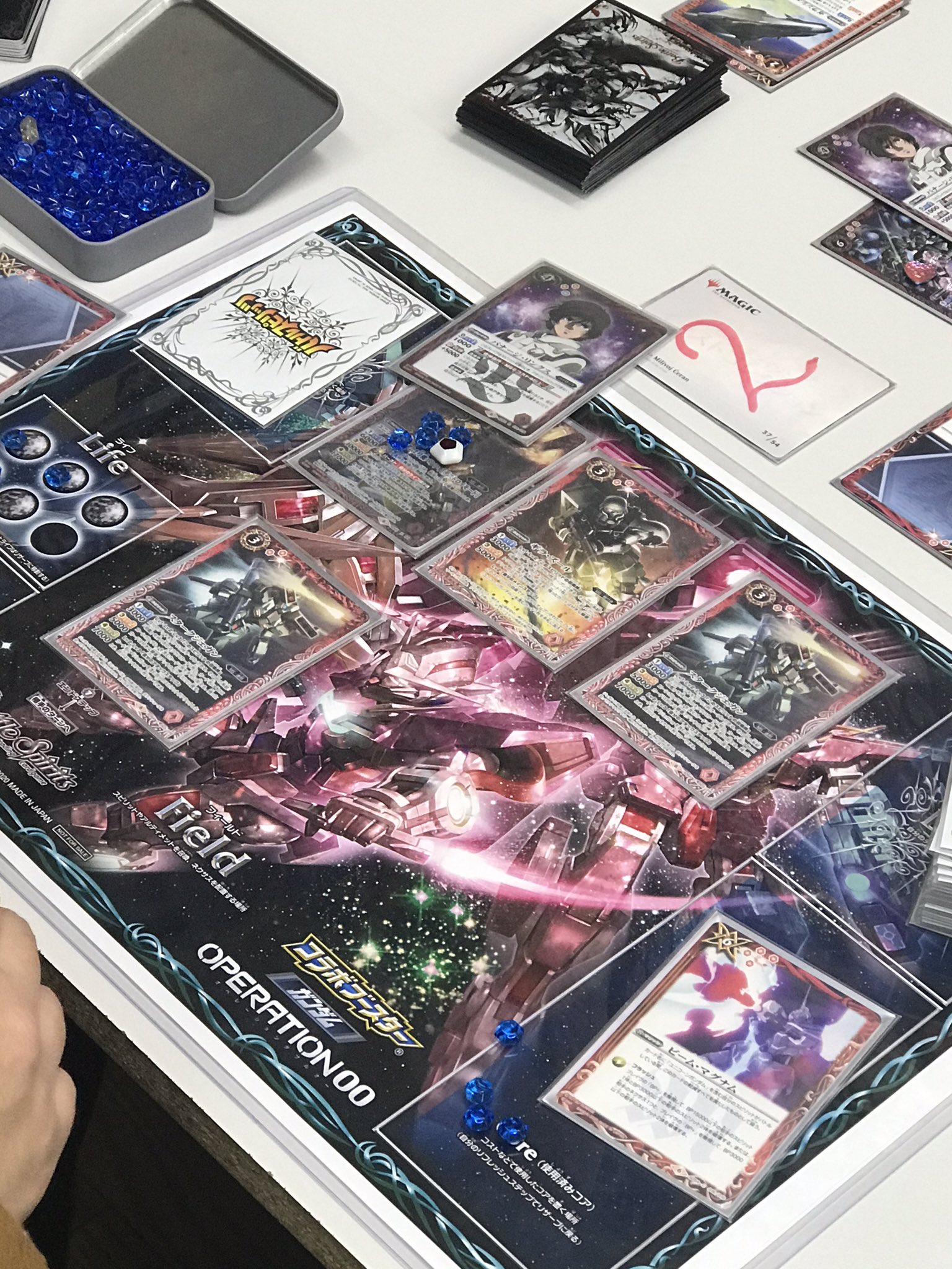 デュエルガルド中央町店 もうバトスピ コラボ ガンダム のプレイマットを使ってるキシドーさんがいる カッコ良すぎ T Co 13kkeodlxz Twitter