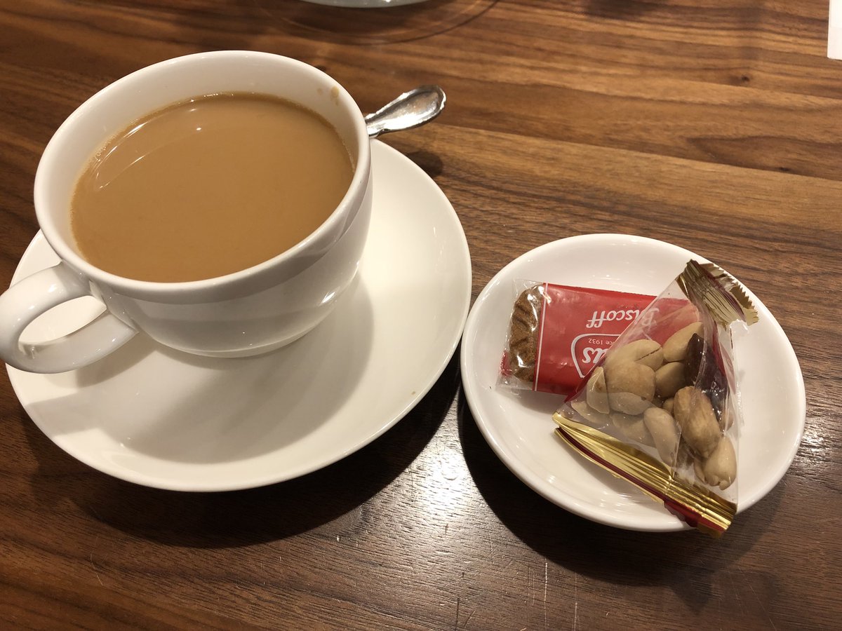 すぺさん まだだ まだ終わらんぞ 3時のおやつで喫茶店へ 元々珈琲豆売ってたとこが喫茶店もやってます コーヒー にお菓子付いてくるのがデフォな名古屋の喫茶店w あ コーヒー馬 人 ゴチ