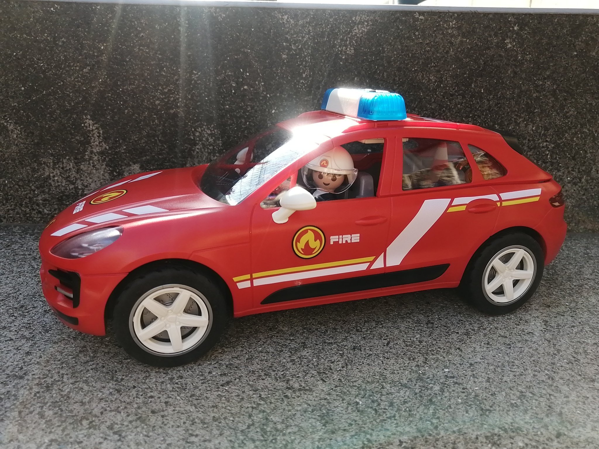 playmobil プレイモービル ポルシェ マカンS 消防隊 Nobtron on X: 