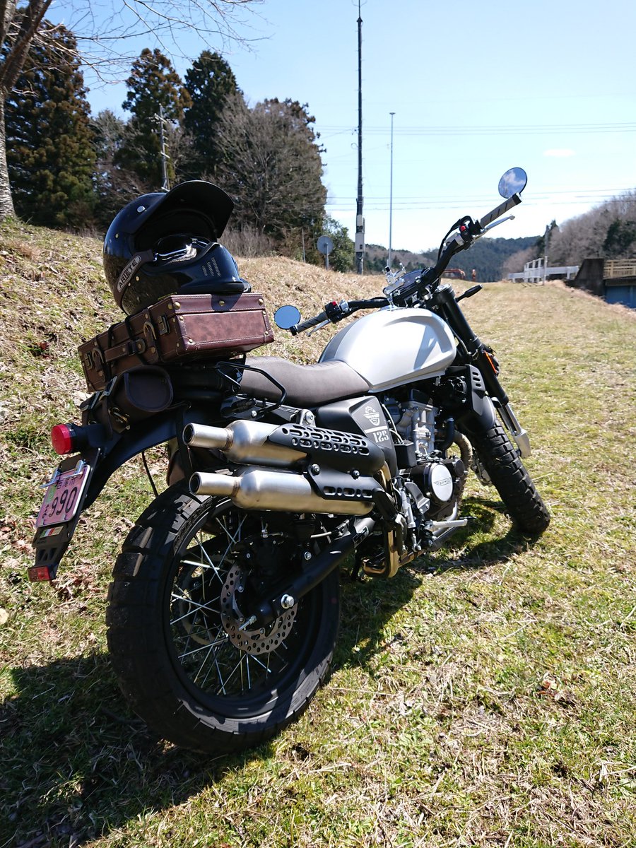 Azuraile_Eagle's tweet photo. NUDA900Rは幅広い年齢層から興味持たれるけど、OUTLAWは圧倒的におじさんからのウケが良い( ˘ω˘)
#SWM #OUTLAW125 #アウトロー125 https://t.co/hwFE4AIe3G
