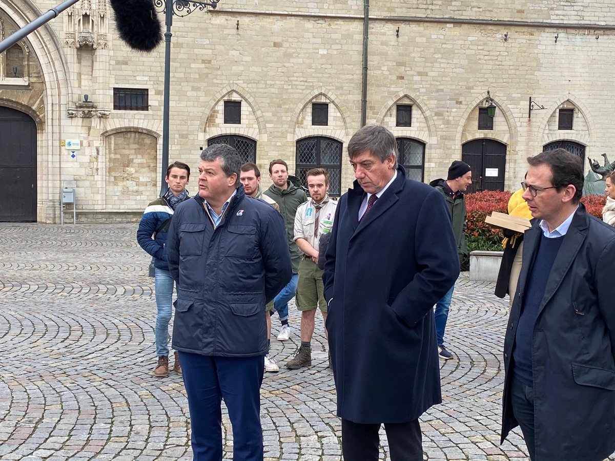 BartSomers's tweet photo. Op voorstel van Vlaams parlementslid @bwarnez maken we de vrijwilligersverzekering ook mogelijk voor burgers die zich inzetten tijdens de #coronacrisis. We maken hier extra middelen voor vrij. #vlaanderenhelpt https://t.co/XVCfVUPMD4
