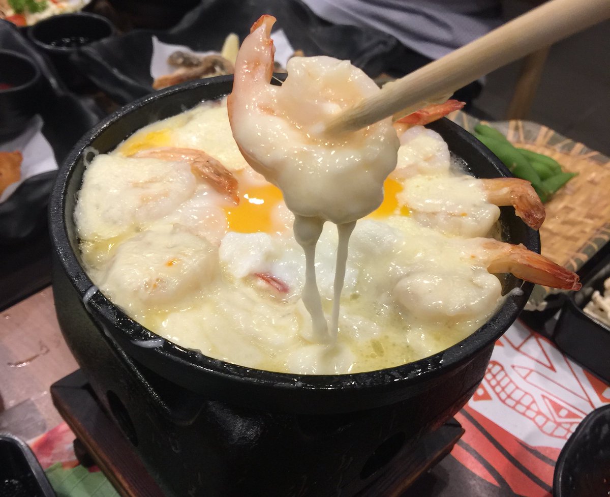 OnnyReview's tweet photo. มาแปะร้านย่างเนยย่านอารีย์ ‘ Osaka buffet 🥣🥓 ‘ เป็นบุฟราคา 299+ มีกุ้งมีชีสให้คลุกได้อย่างมันส์ สั่งเพิ่มได้เรื่อยๆ ของกินเล่นเยอะ ชอบสลัดปลาเงินทอดน้องกรอบดีรสชาติแนวญี่ปุ่นๆ อยู่ใน La Villa Ari ลง BTS อารีย์มาถึงเลย อ่อ ลืมบอกว่าทางร้านให้ทานคนละเตาได้เลยไม่ต้องกลัวโควิดนะต้ะ https://t.co/diAdX4yqY1